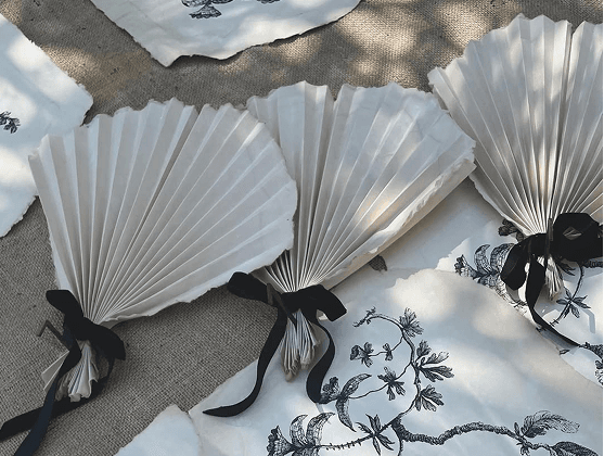 Flower-shaped pendant lights
